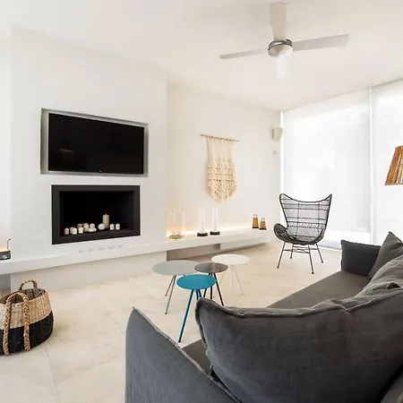 Paros Sleeps 8 Pool Air Con Wifi T714112 Villa *