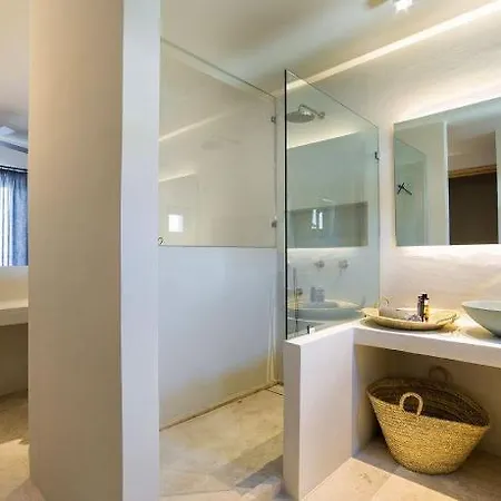 Villa Paros Sleeps 8 Pool Air Con Wifi T714112 Páros